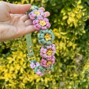 Collier Bloom